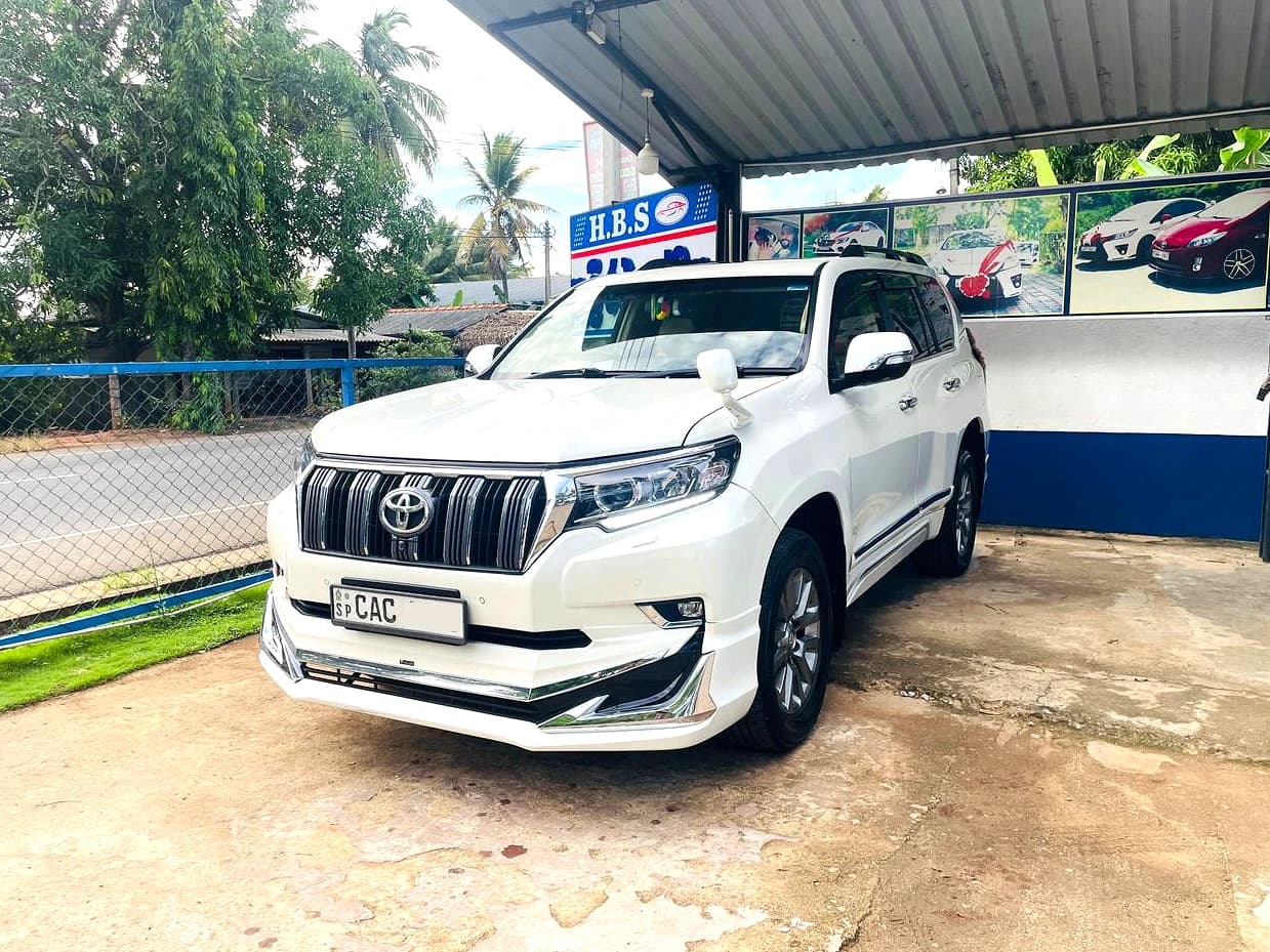 Toyota Land Cruiser Prado - slide 1