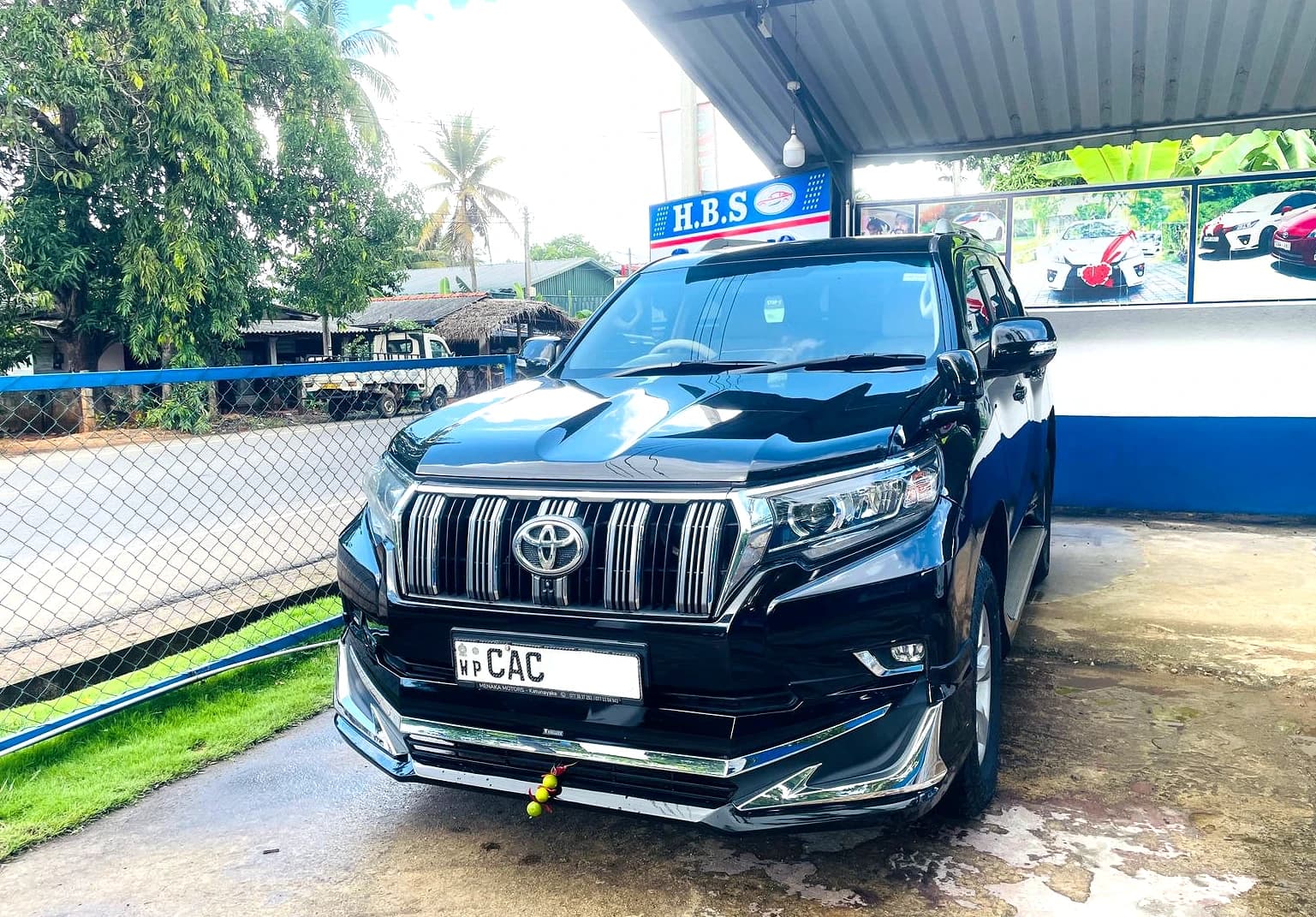 Toyota Landcruiser prado 150 - slide 1