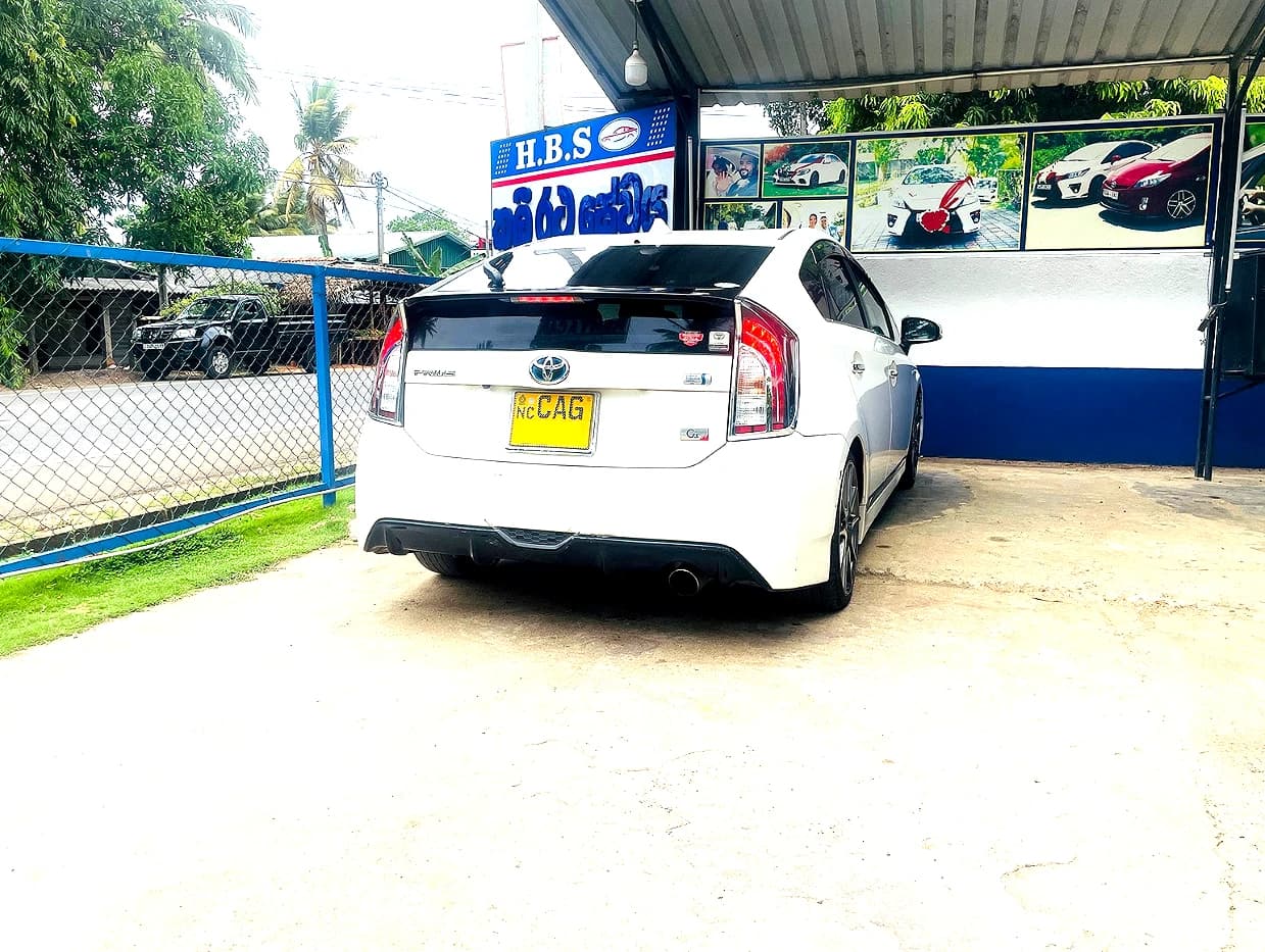 TOYOTA PRIUS G SPORT - slide 3