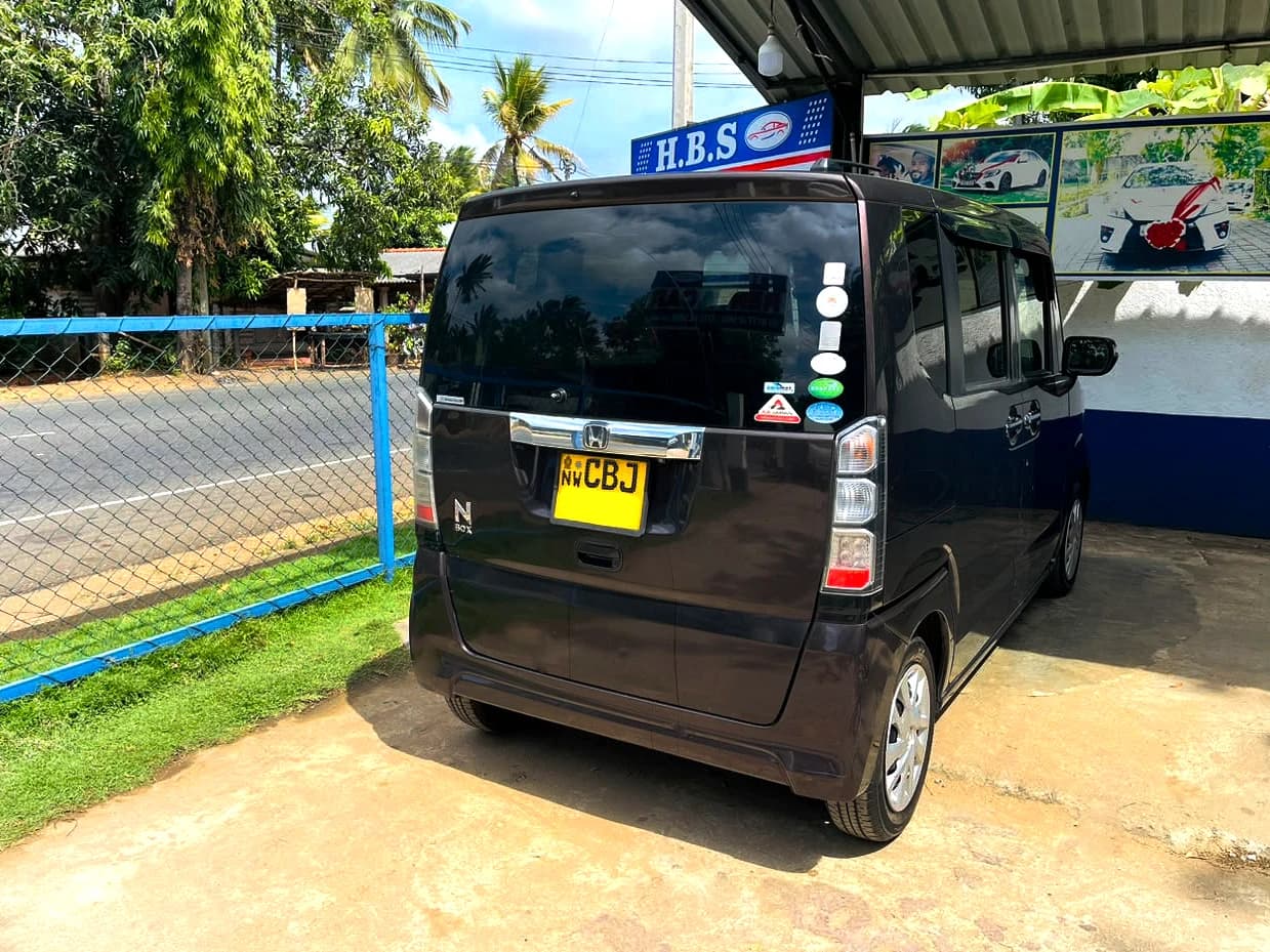 HONDA N BOX - slide 3