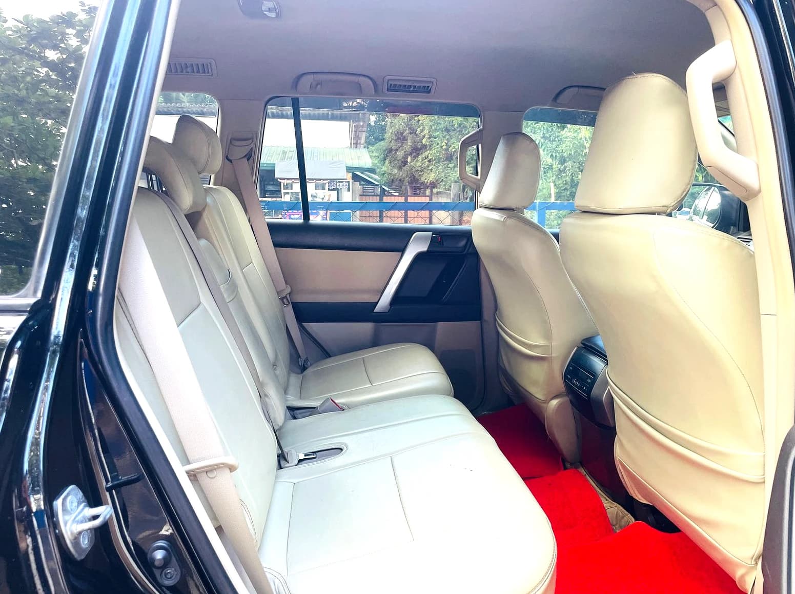 Toyota Landcruiser prado 150 - slide 5