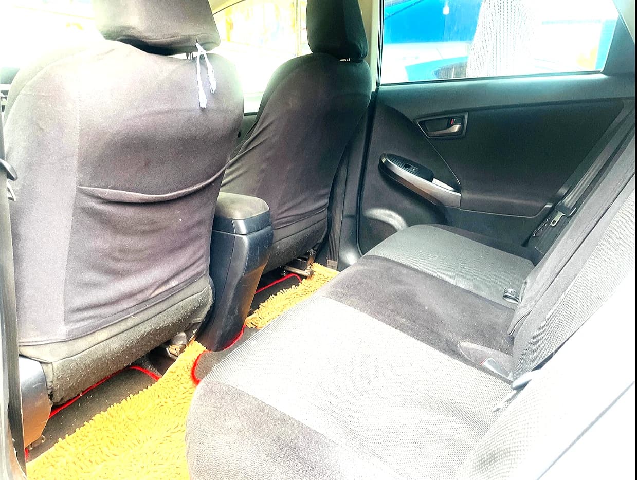 TOYOTA PRIUS G SPORT - slide 5
