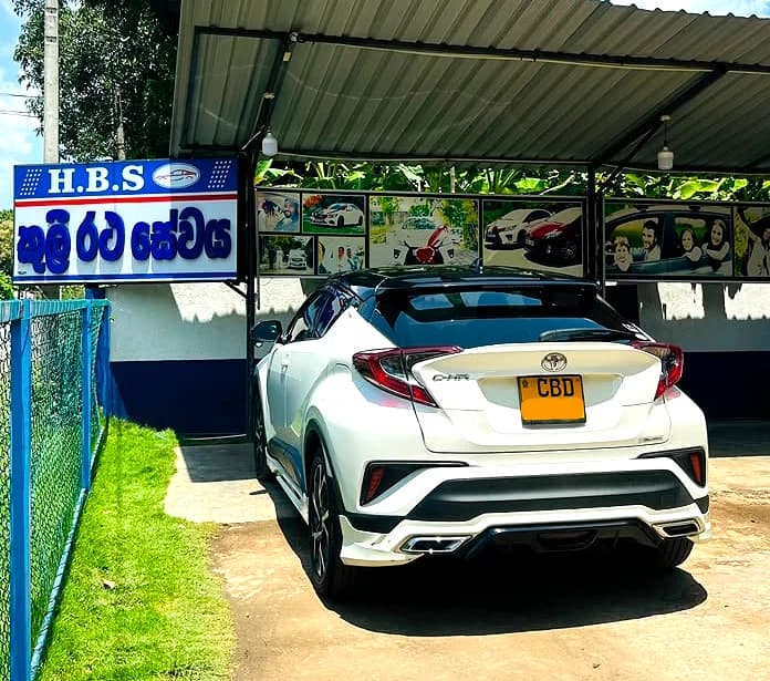 TOYOTA CHR - slide 2