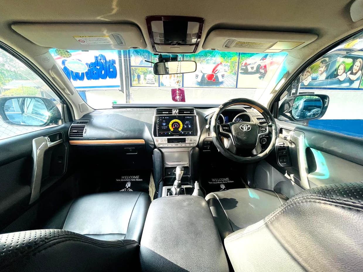 LAND CRUISER PRADO - slide 4