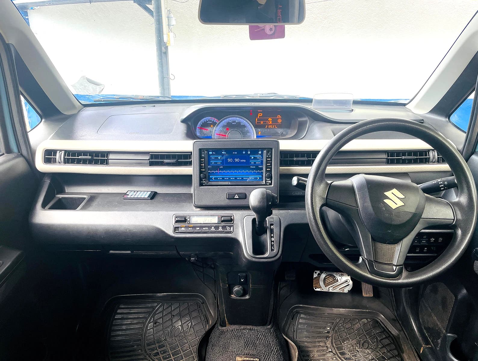 SUZUKI WAGON R - slide 4