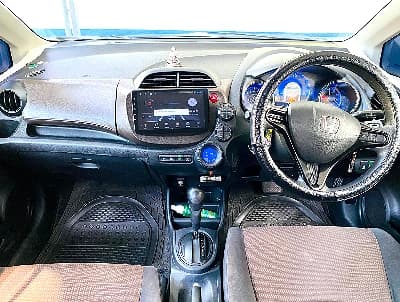 HONDA FIT Shuttle - slide 3