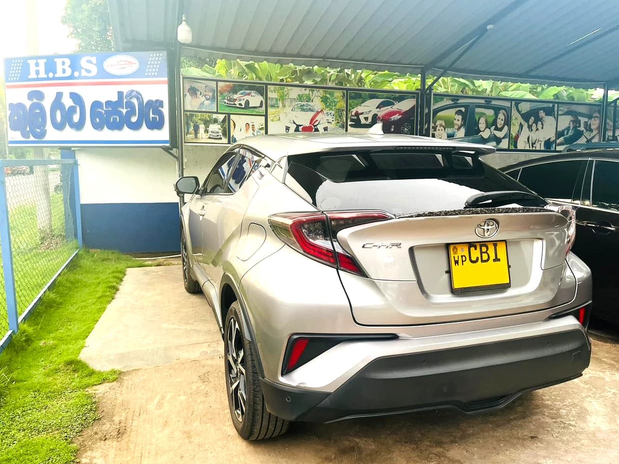 TOYOTA CHR - slide 2