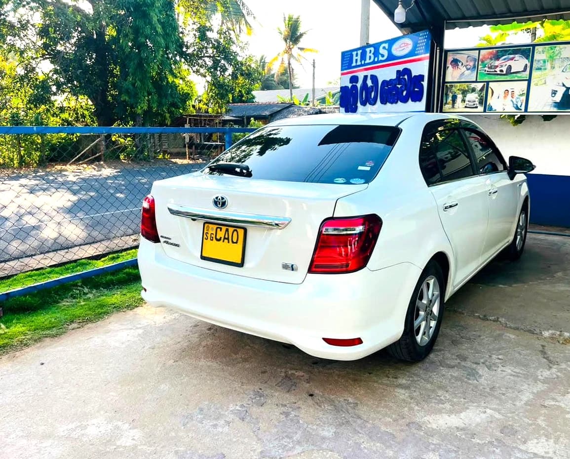 TOYOTA AXIO WXB - slide 3