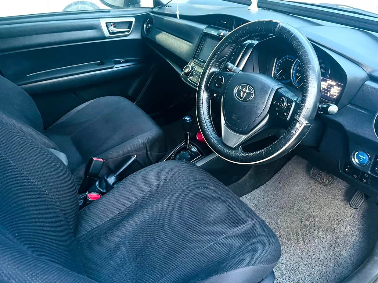 TOYOTA AXIO - slide 4