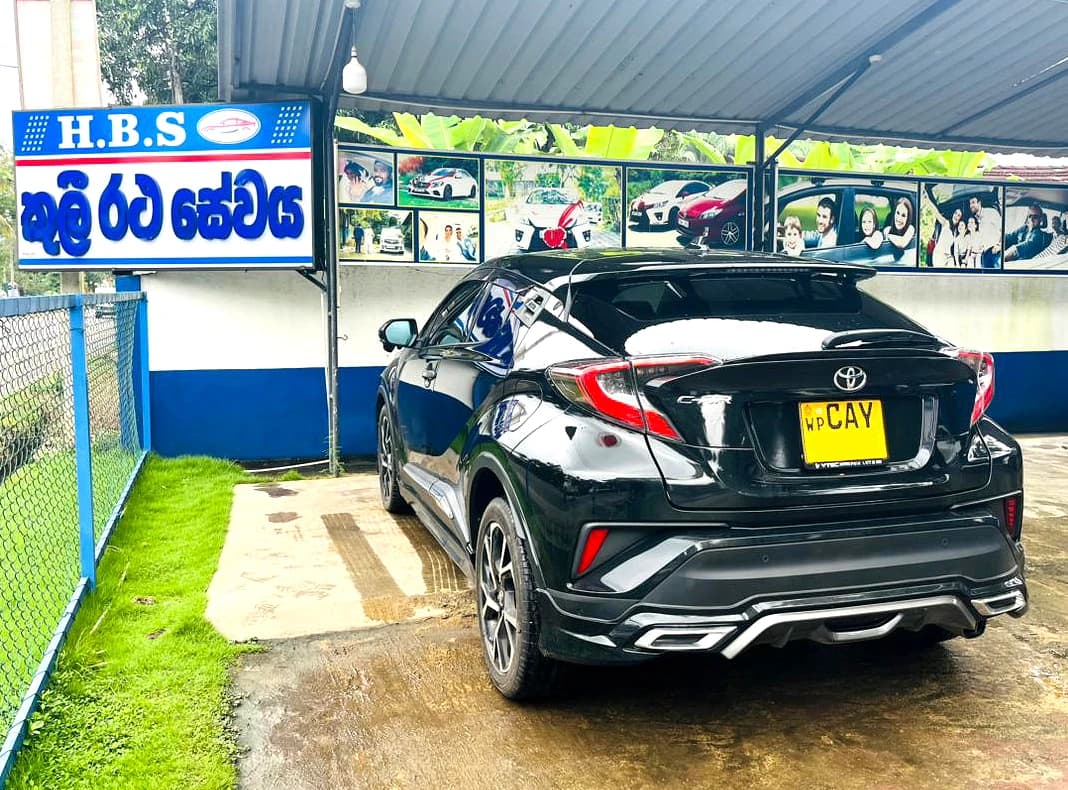 TOYOTA CHR - slide 2