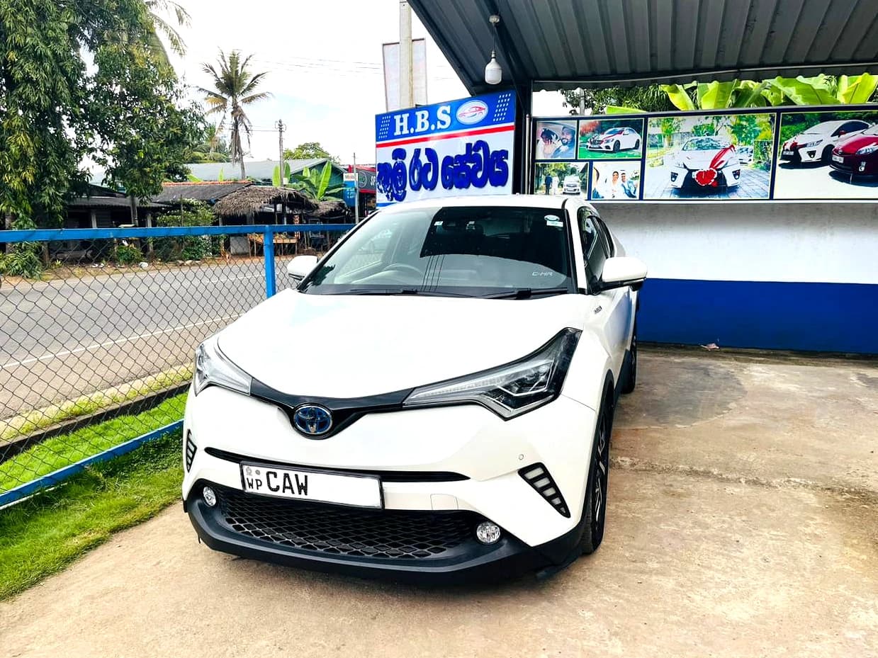TOYOTA CHR - slide 1