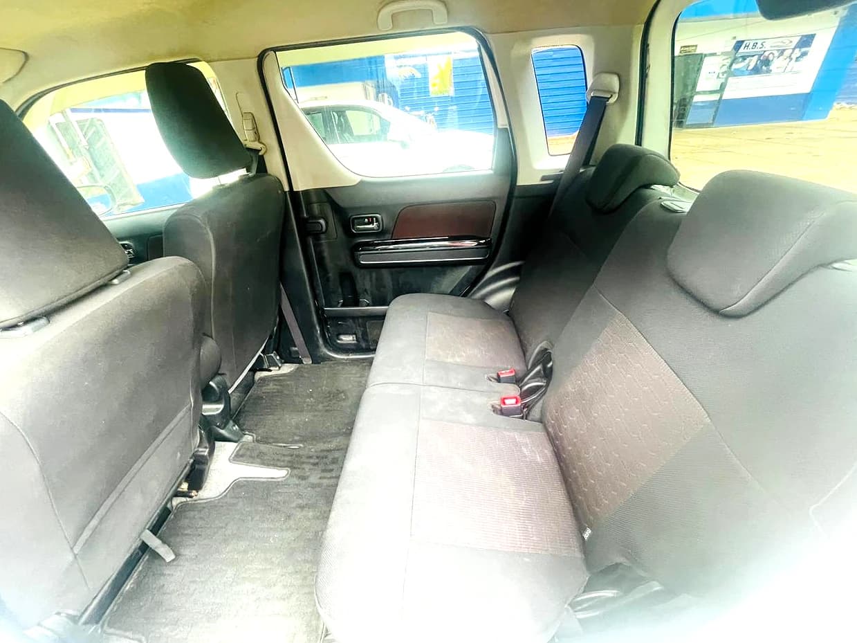 SUZUKI WAGON R - slide 5