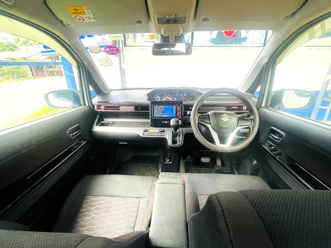 SUZUKI WAGON R - slide 4