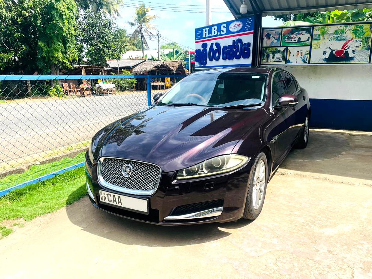 JAGUAR XF - slide 1
