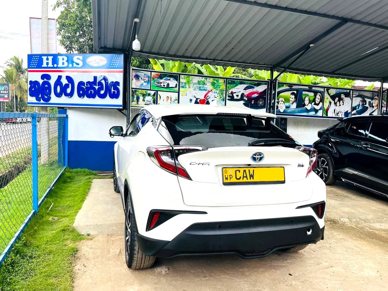 TOYOTA CHR - slide 2