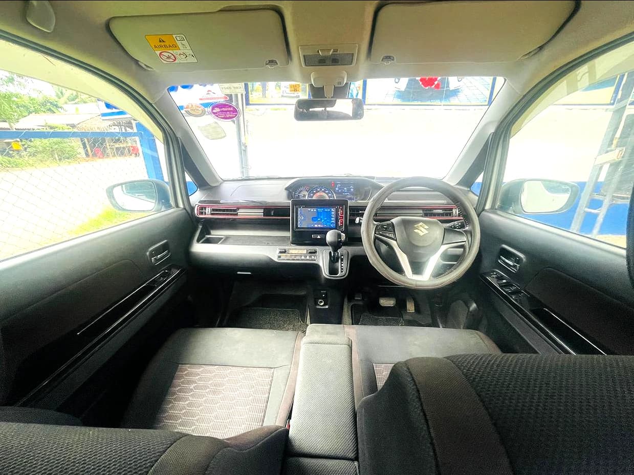 SUZUKI WAGON R - slide 4