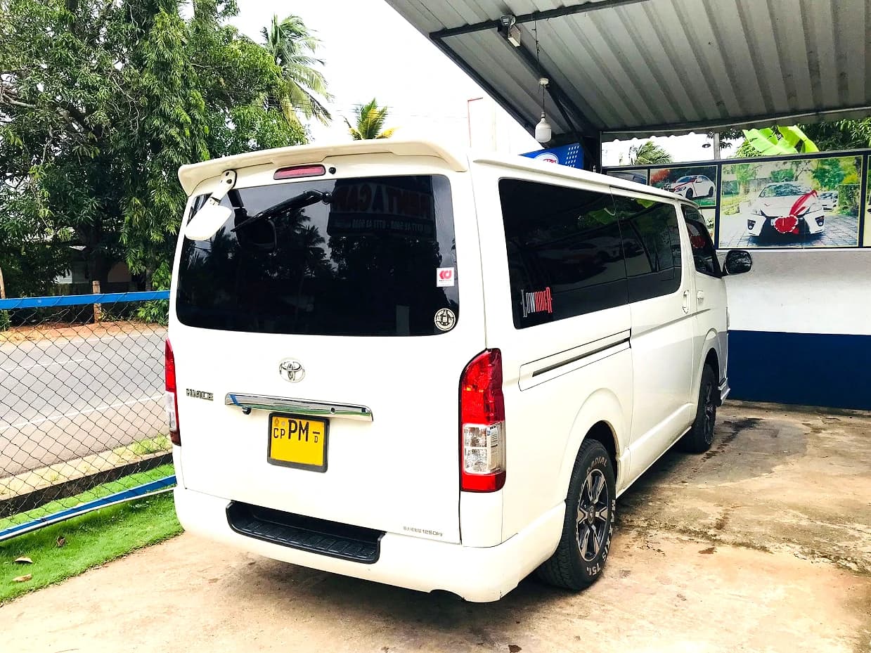 Toyota Hiace KDH - slide 3
