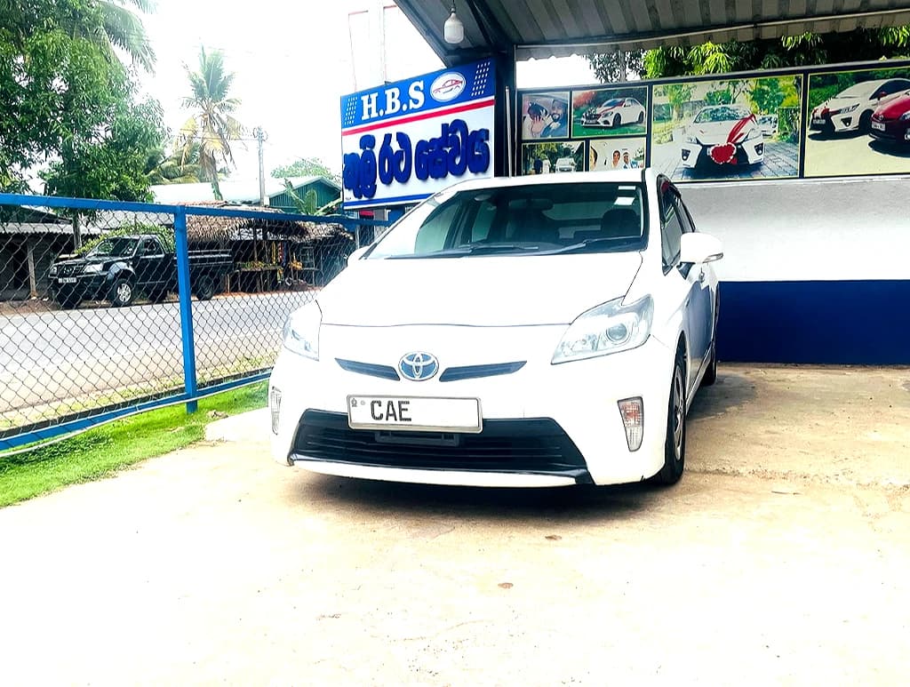 TOYOTA PRIUS - slide 1
