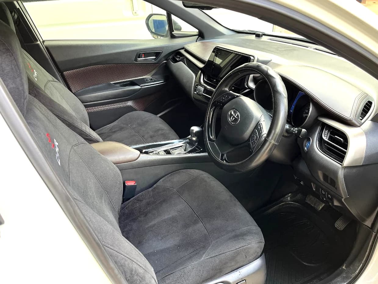 TOYOTA CHR - slide 4