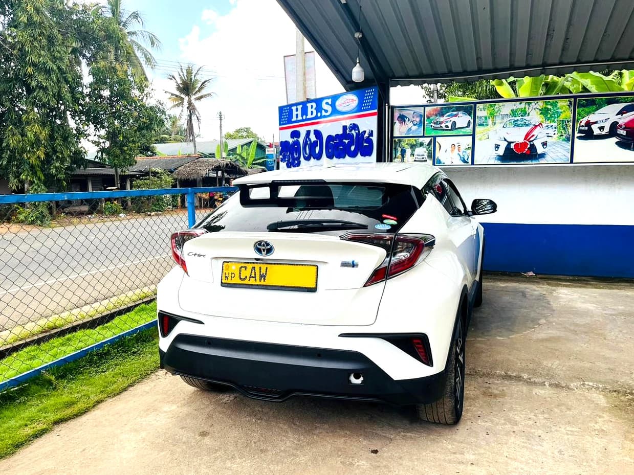 TOYOTA CHR - slide 3