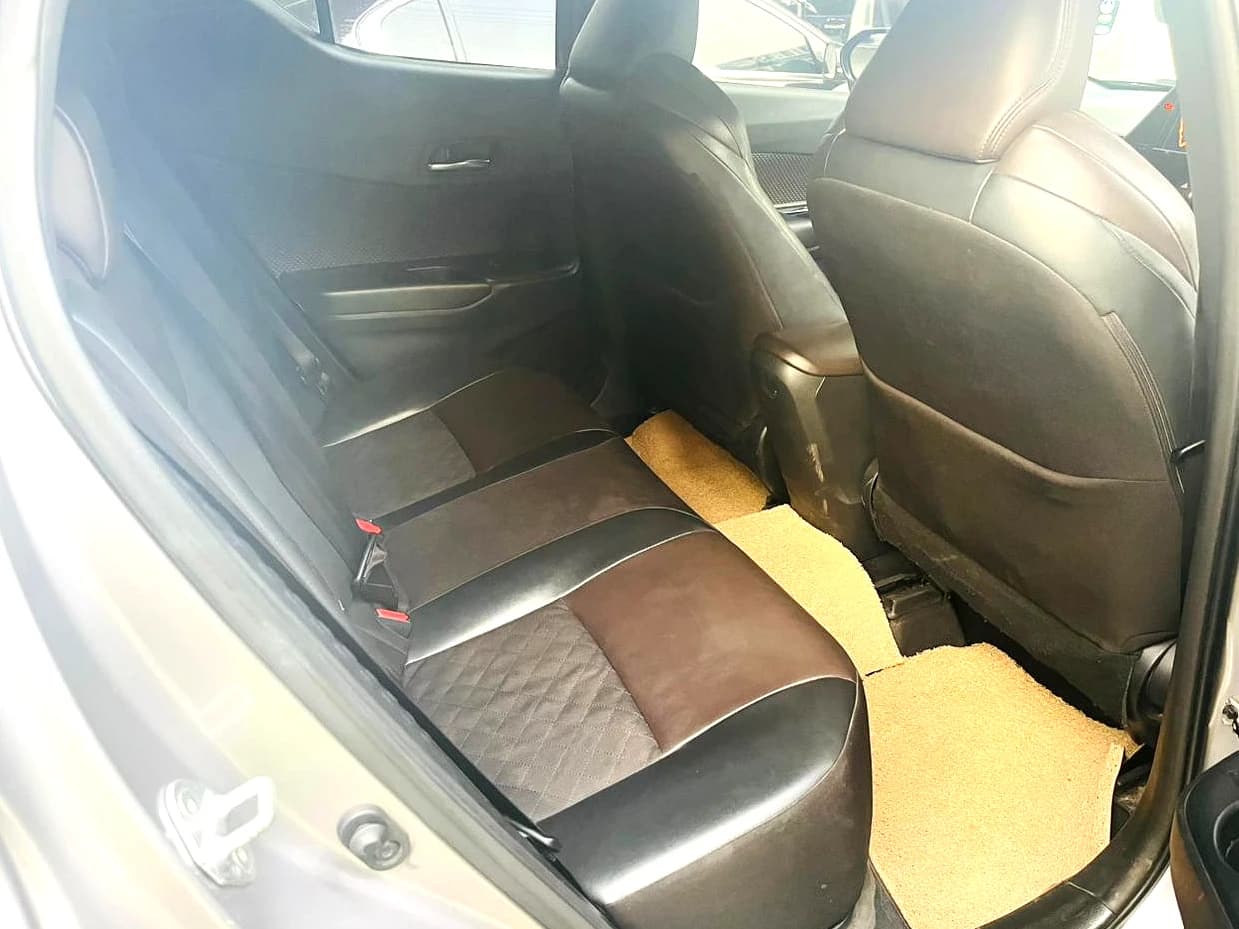 TOYOTA CHR - slide 5